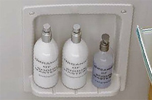 手が届きやすく出し入れしやすい大型収納スペース